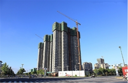问责建筑漏水，谁来承担